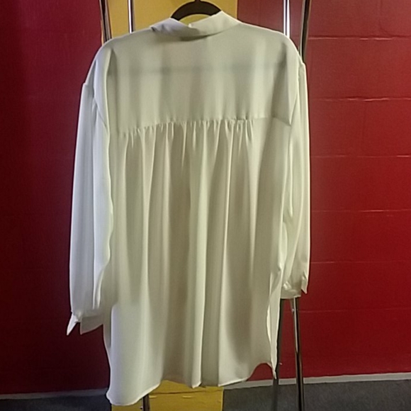 SK & COMPANY Cream Blouse - Picture 2 of 7